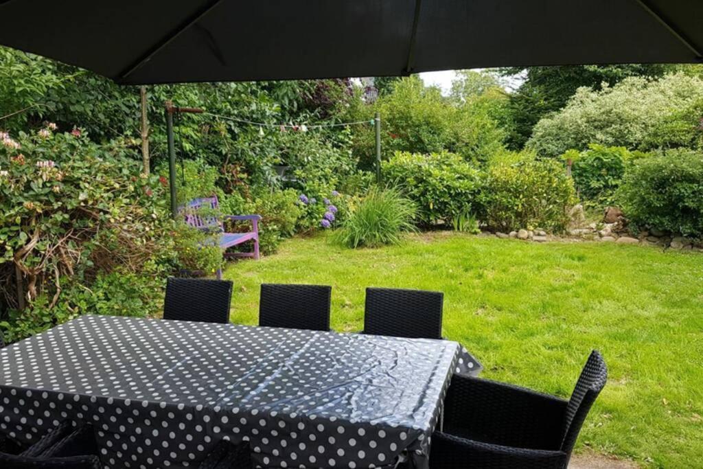 Gemuetliche Haushaelfte Mit Garten Und Terrasse Flensborg Eksteriør billede